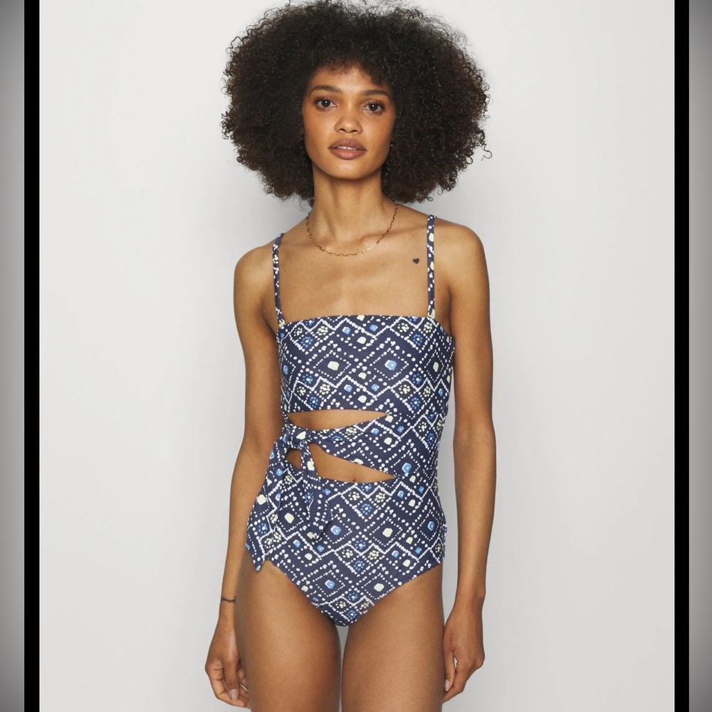 Aerie Wrap Strapless One Piece Swimsuit